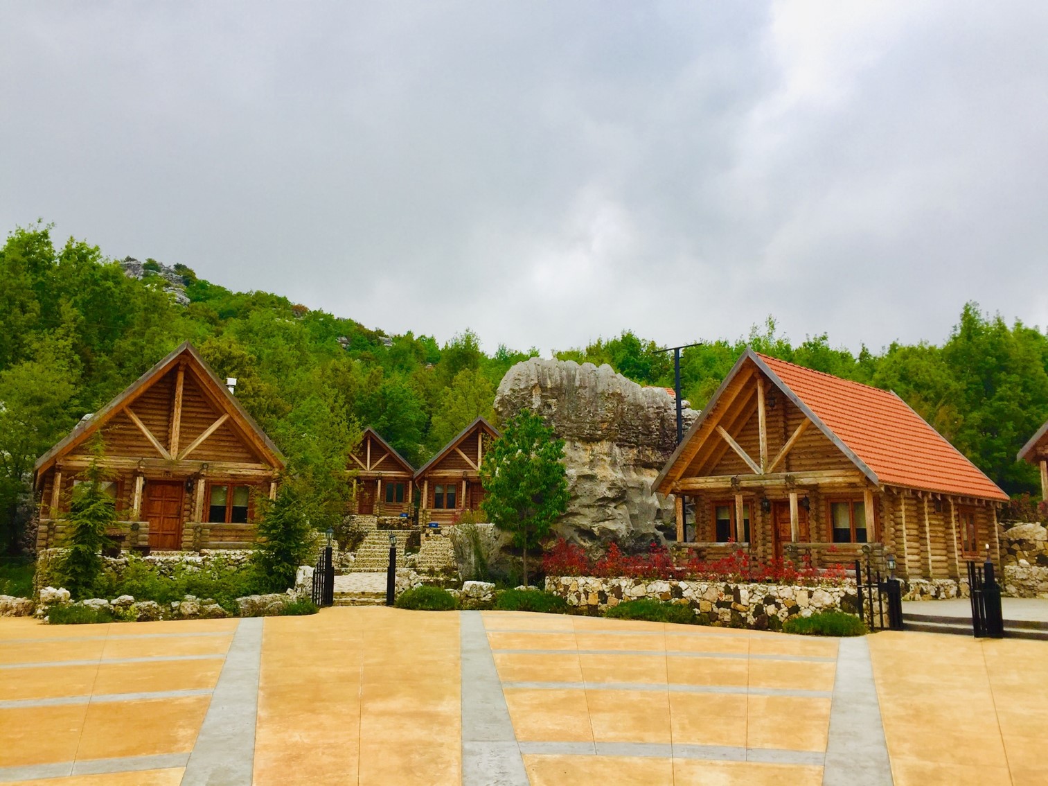 Wood Hills Resort 